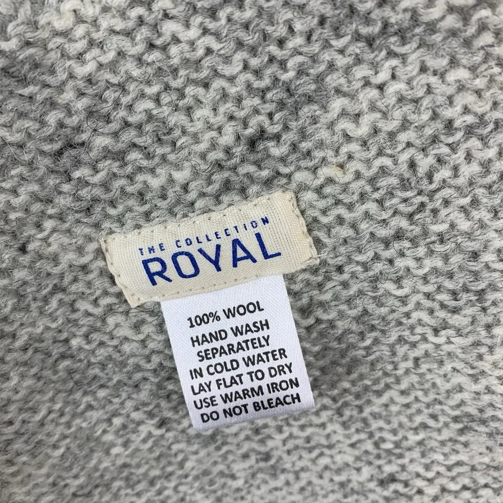 Royal Collection Gray Wool Knit Scarf Floral Embroidered Fringe